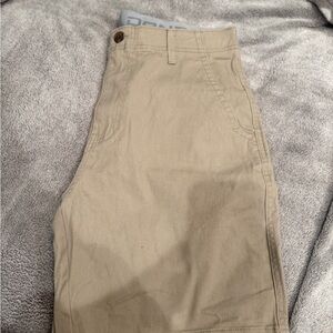 Men’s beige cargo shorts